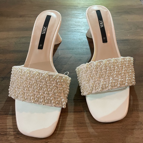 Pearl embellished low heel sandals, size 7